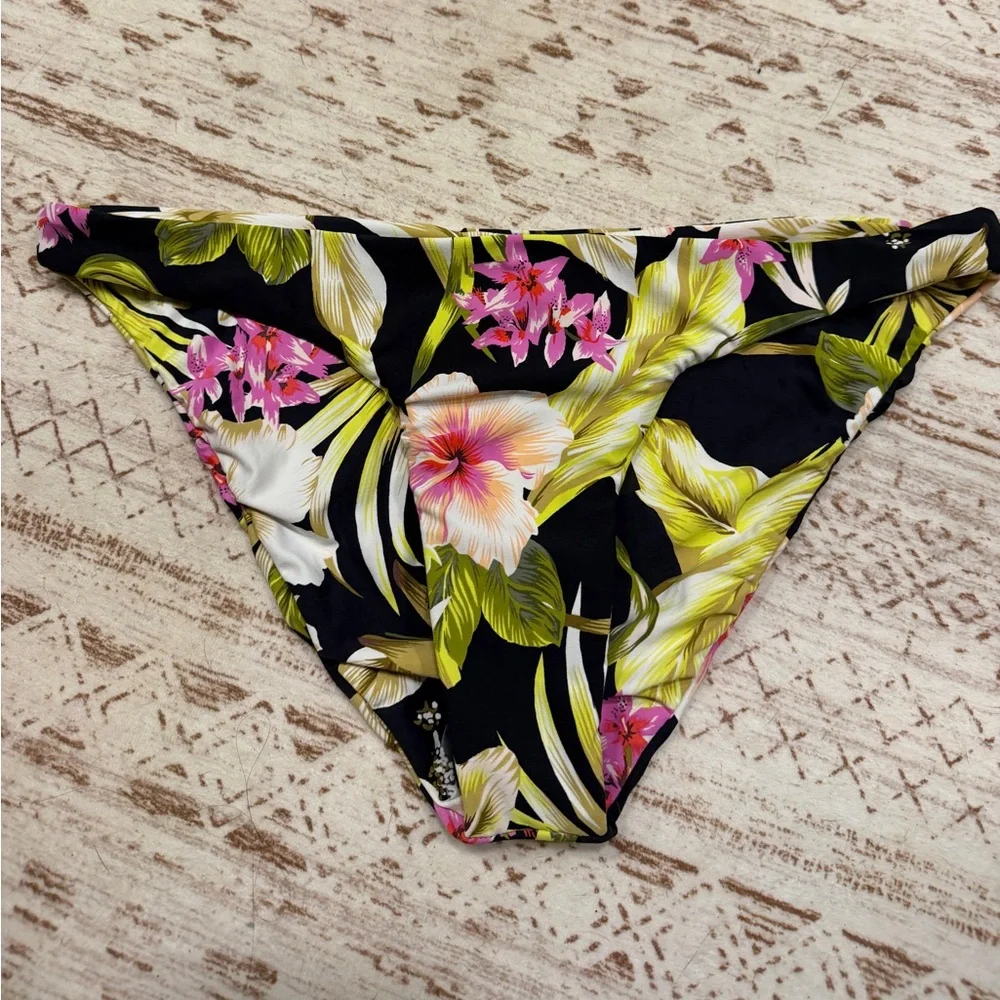 Large BNWT Volcom bikini bottom - Picture 1 of 3